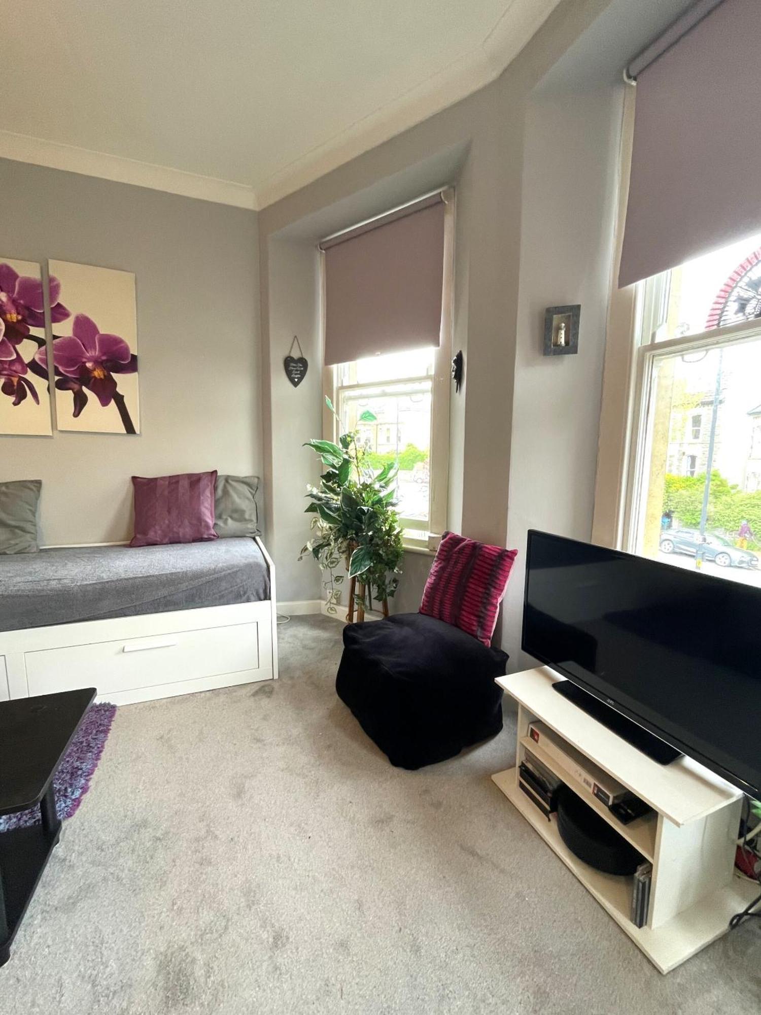Snug Studio Apartment In Central Location ブリストル エクステリア 写真