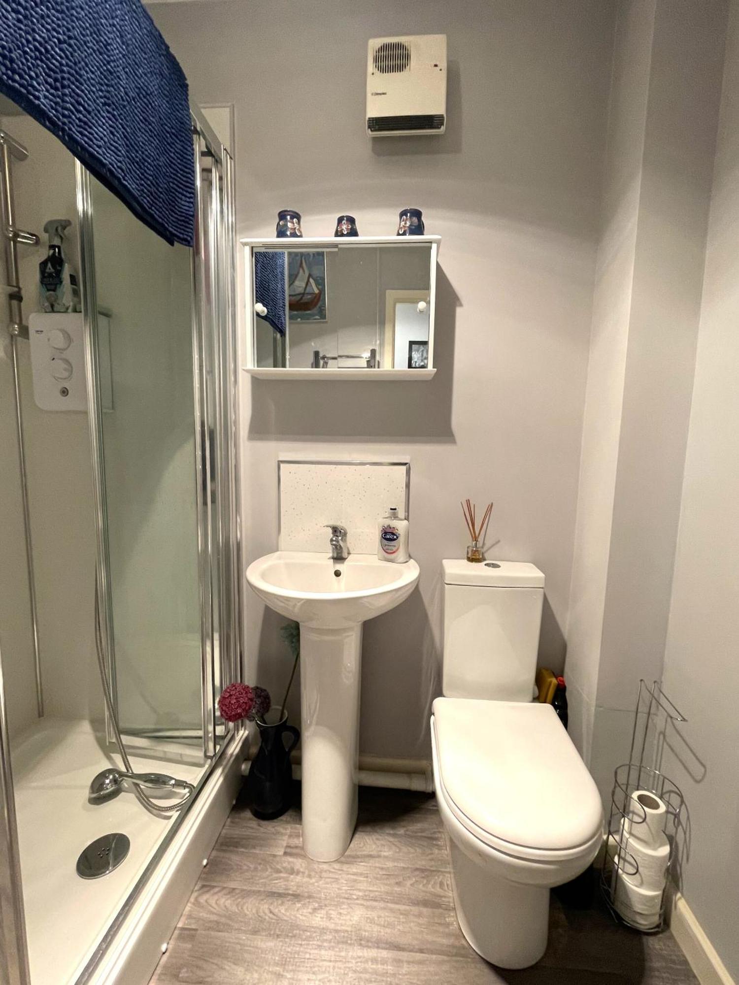 Snug Studio Apartment In Central Location ブリストル エクステリア 写真