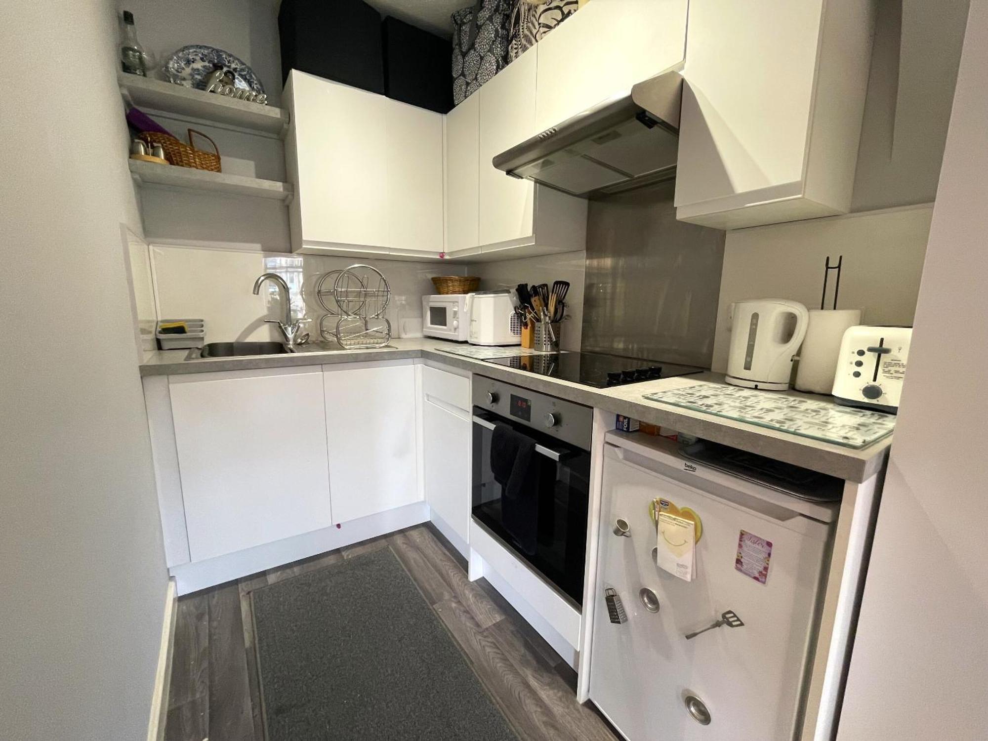 Snug Studio Apartment In Central Location ブリストル エクステリア 写真