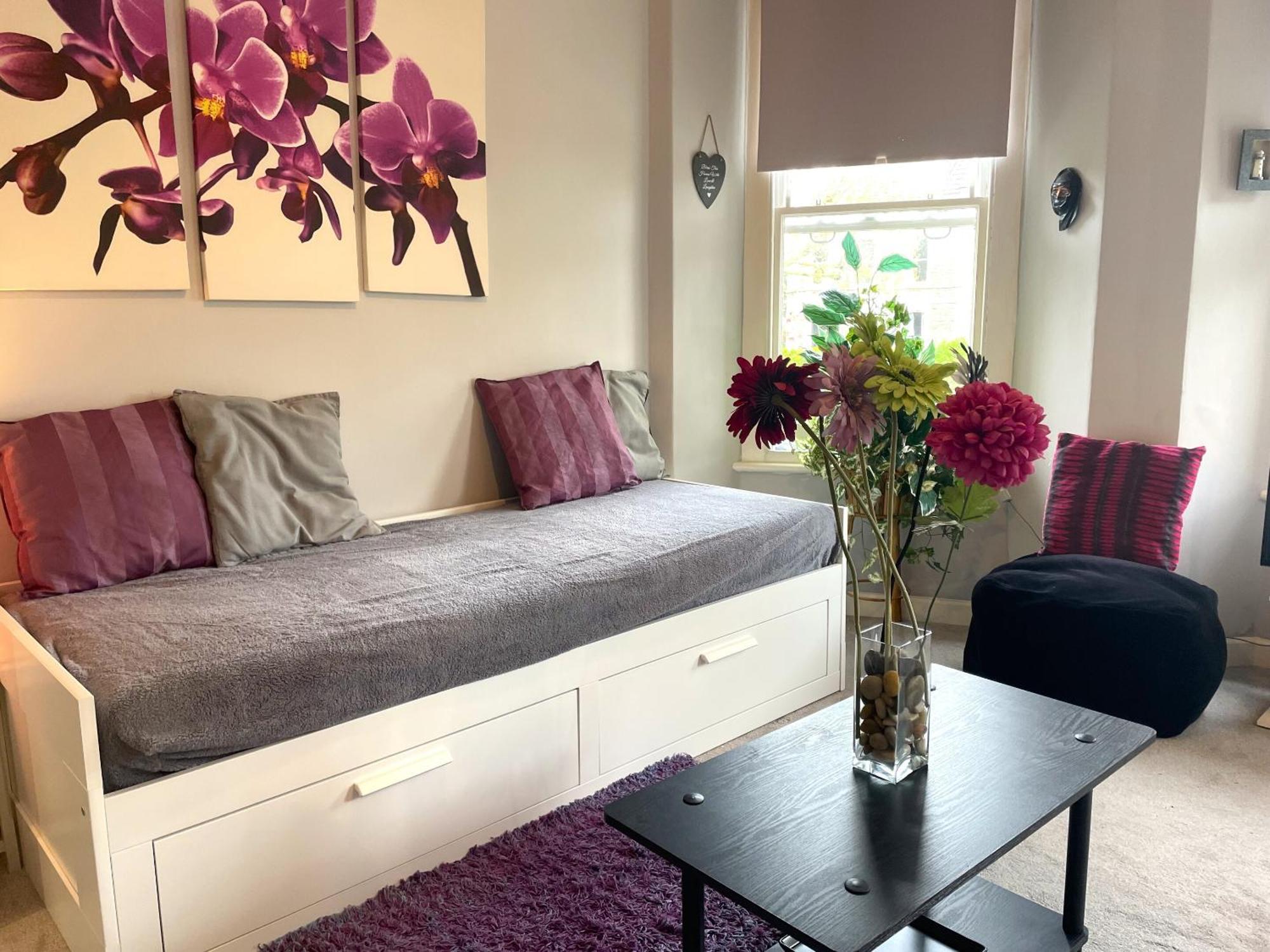 Snug Studio Apartment In Central Location ブリストル エクステリア 写真